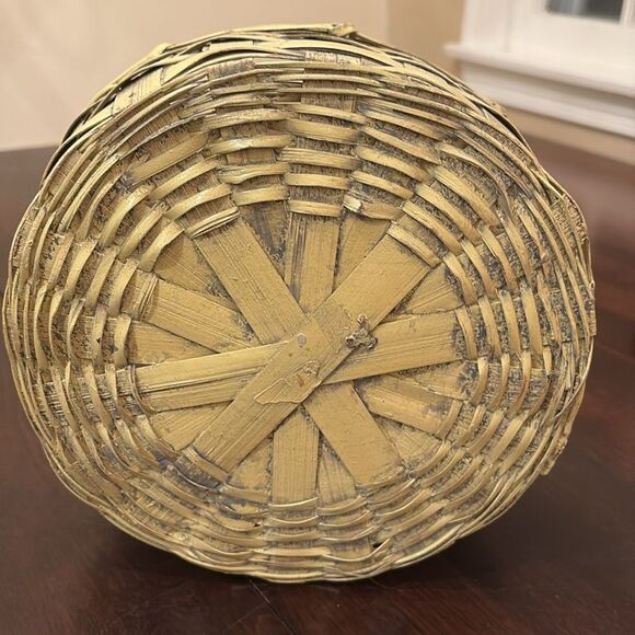 Primitive Yellow Basket Easter Spring - Picture 3 of 5